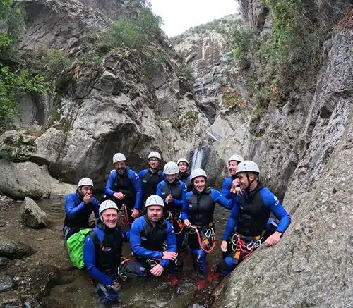 Image d'un groupe en canyoning au Llech